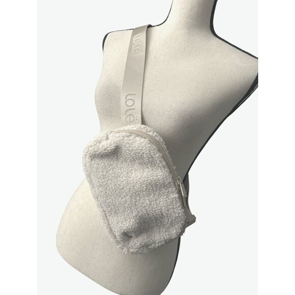 Lole Sherpa Belt Bag With Adjustable Strap Cream Beige Zipper Close Exterior Zip - Picture 1 of 5